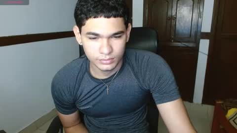 Snapshot of zyrosxk chatting on September 20, 11:11 am antonio felipe online show from September 20, 11:11 am