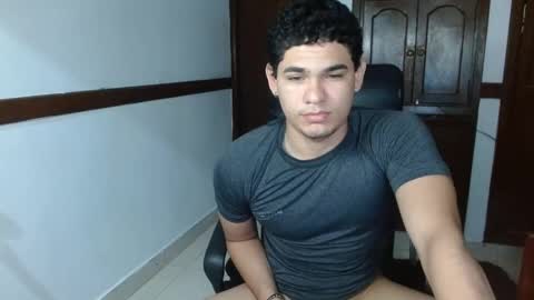 Snapshot of zyrosxk chatting on October 13, 6:13 am antonio felipe online show from October 13, 6:13 am