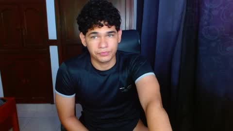 Snapshot of zyrosxk chatting on April 29, 11:58 am antonio felipe online show from April 29, 11:58 am