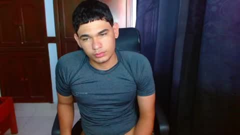 Snapshot of zyrosxk chatting on May 5, 2:03 pm antonio felipe online show from May 5, 2:03 pm
