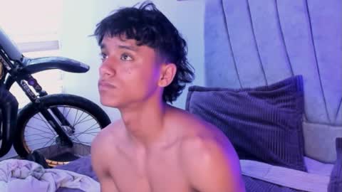 zyzz_1812 online show from September 19, 6:30 pm