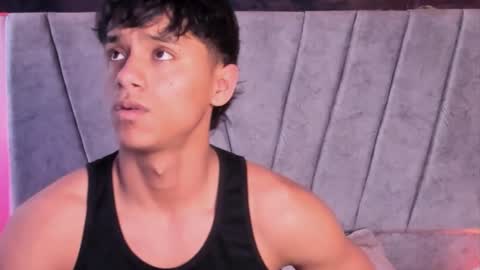 zyzz_1812 online show from January 6, 4:43 pm