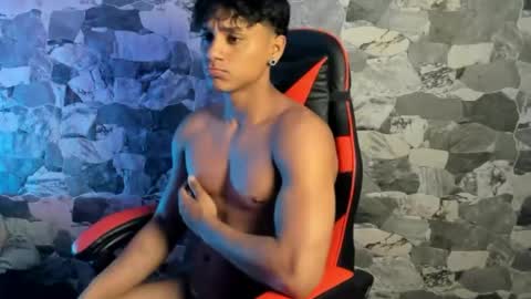zyzz_1812 online show from April 30, 4:41 am