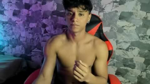 zyzz_1812 online show from May 5, 4:20 am