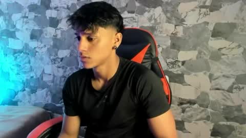 zyzz_1812 online show from May 19, 2:12 pm