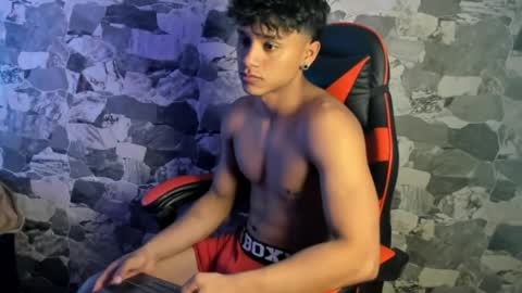 zyzz_1812 online show from May 21, 5:14 am