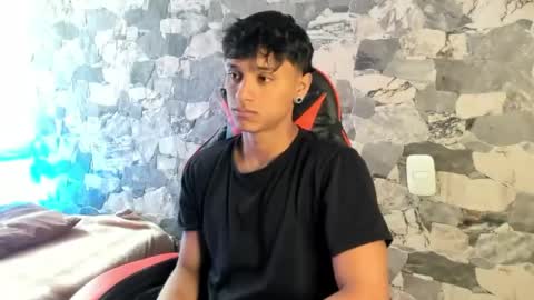 zyzz_1812 online show from June 2, 7:49 pm