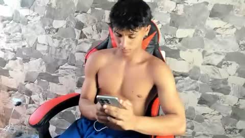 zyzz_1812 online show from June 16, 7:27 pm
