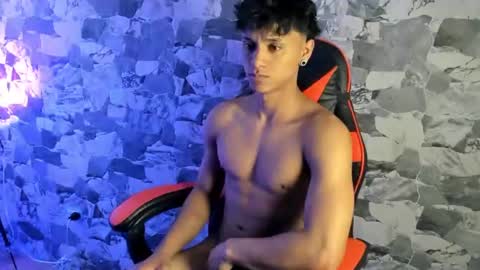 zyzz_1812 online show from June 18, 6:23 pm
