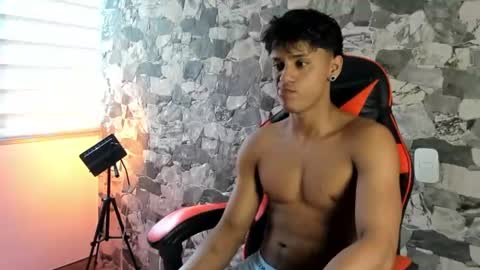 zyzz_1812 online show from June 22, 7:55 pm