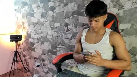 zyzz_1812 online show from June 26, 7:07 pm