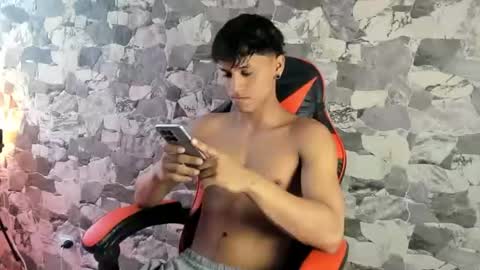 zyzz_1812 online show from June 30, 7:15 pm