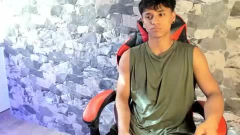 zyzz_1812 online show from July 18, 8:34 pm