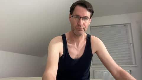 Snapshot of zzz123_cam chatting on May 8, 3:06 pm zzz123_cam online show from May 8, 3:06 pm