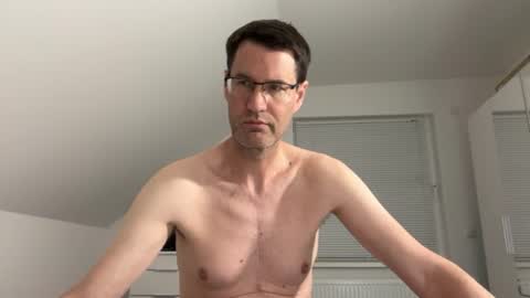 Snapshot of zzz123_cam chatting on June 13, 2:59 pm zzz123_cam online show from June 13, 2:59 pm