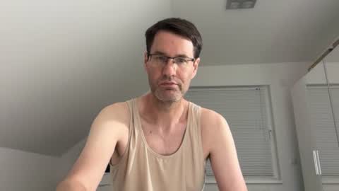 Snapshot of zzz123_cam chatting on July 3, 2:56 pm zzz123_cam online show from July 3, 2:56 pm