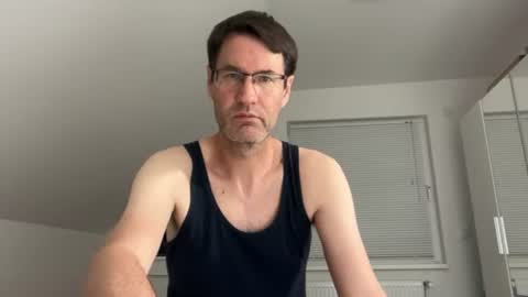 Snapshot of zzz123_cam chatting on July 26, 2:46 pm zzz123_cam online show from July 26, 2:46 pm