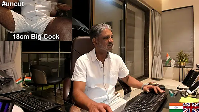 Snapshot of OnlineBossUK chatting on February 23, 9:05 pm OnlineBossUK online show from February 23, 9:05 pm