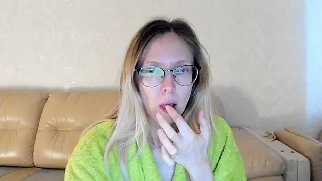 angelmommu online show from February 25, 5:08 am