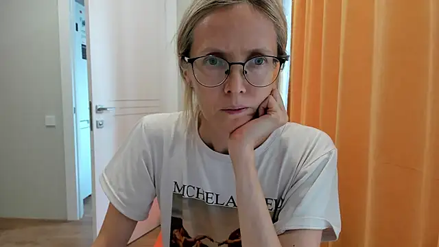 angelmommu online show from September 18, 12:18 pm