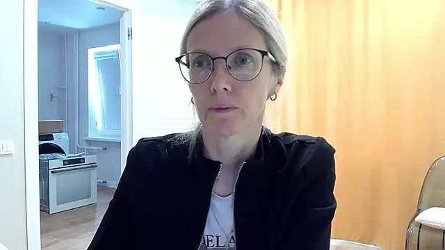 angelmommu online show from October 12, 6:45 am