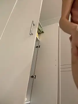 angelmommu online show from November 18, 8:52 am