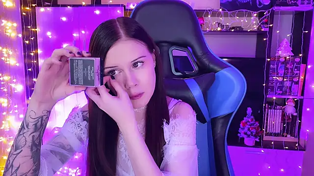 Snapshot of jasminevine chatting on December 18, 5:00 pm jasminevine online show from December 18, 5:00 pm