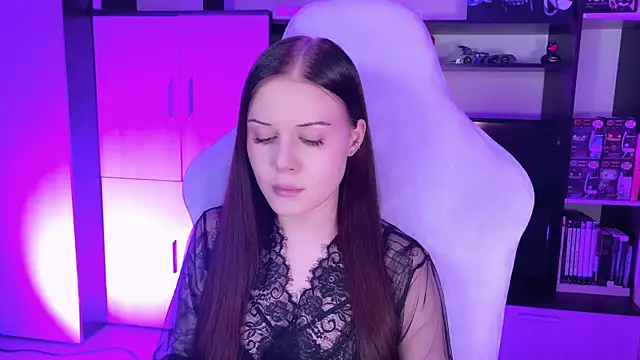 Snapshot of jasminevine chatting on January 19, 2:04 am jasminevine online show from January 19, 2:04 am