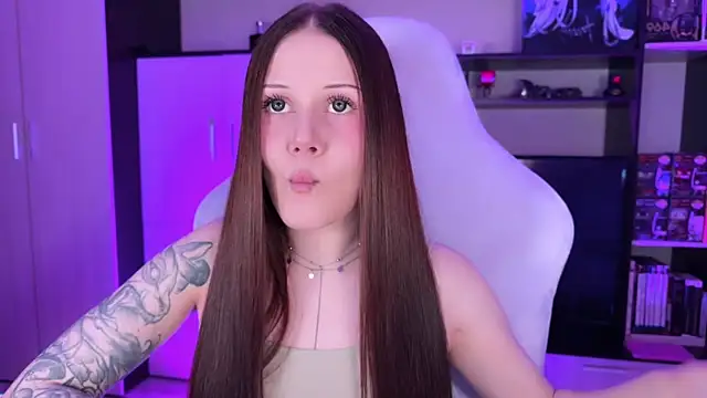 Snapshot of jasminevine chatting on October 3, 9:01 pm jasminevine online show from October 3, 9:01 pm