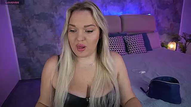 Snapshot of MissyMartinez chatting on December 13, 7:58 am MissyMartinez online show from December 13, 7:58 am