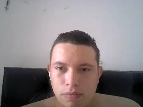 Snapshot of mons41 chatting on May 18, 7:31 pm mons41 online show from May 18, 7:31 pm