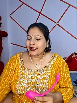 Snapshot of MOM-SUN-COUPLE chatting on January 10, 6:38 pm MOM-SUN-COUPLE online show from January 10, 6:38 pm