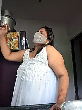 Snapshot of MOM-SUN-COUPLE chatting on October 5, 10:35 am MOM-SUN-COUPLE online show from October 5, 10:35 am