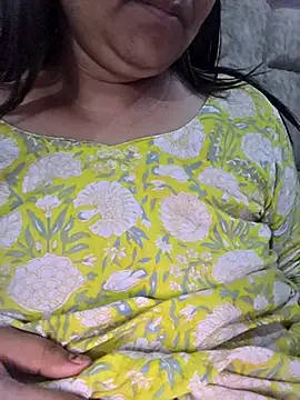 MOM-SUN-COUPLE online show from April 23, 5:04 pm