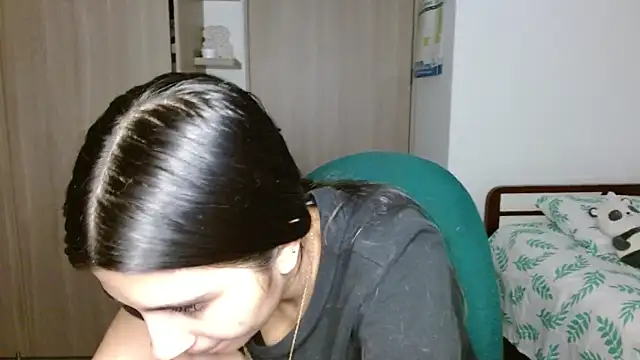 mia  lopez  online show from December 18, 4:18 am