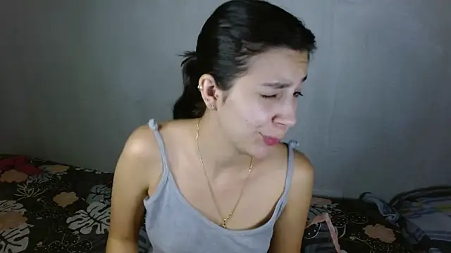 mia  lopez  online show from May 29, 3:26 am