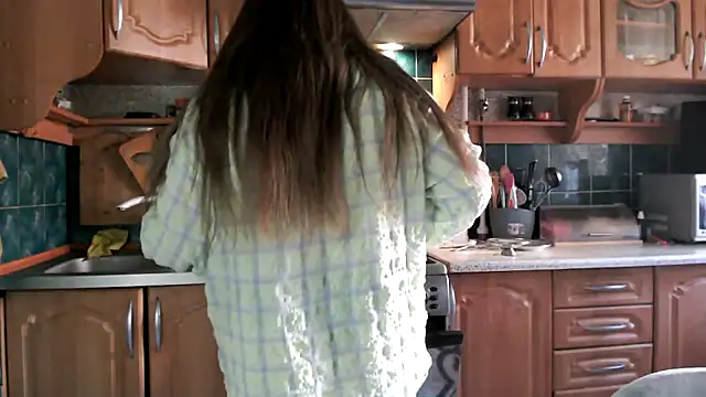 uliastar online show from April 4, 6:44 am