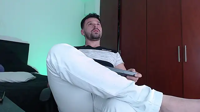 Snapshot of alexman_fuck chatting on December 12, 11:58 pm alexman fuck online show from December 12, 11:58 pm