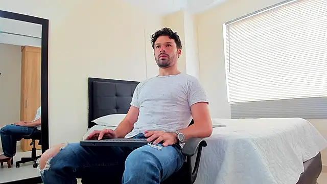 Snapshot of alexman_fuck chatting on October 22, 5:13 pm alexman fuck online show from October 22, 5:13 pm