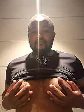 douksm online show from March 7, 8:45 am