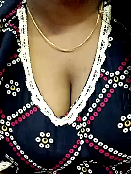 Snapshot of Lakhsmii chatting on December 4, 1:31 pm Lakhsmii online show from December 4, 1:31 pm