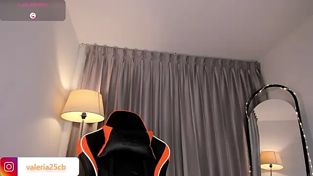 valeriia25  online show from December 10, 11:19 pm