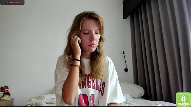 Kalisee  online show from March 21, 1:21 am