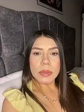 Snapshot of martina_contreras chatting on June 19, 5:34 am martina contreras online show from June 19, 5:34 am