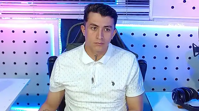 Darko0717 online show from October 27, 11:41 pm