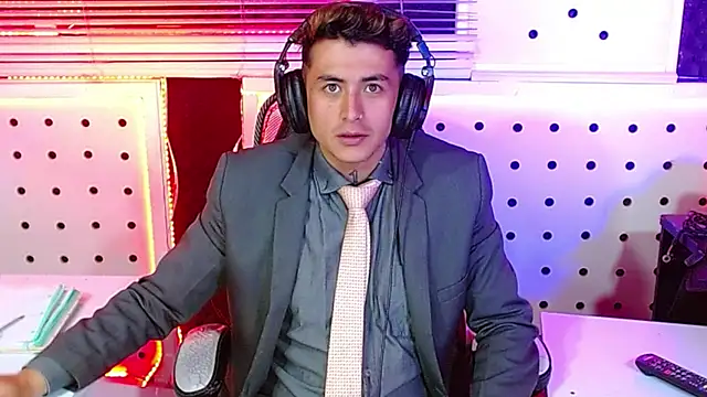 Darko0717 online show from November 9, 2:37 pm