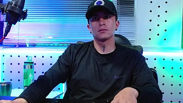 Darko0717 online show from April 1, 3:40 am