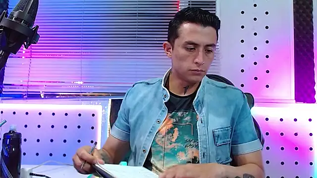 Darko0717 online show from April 4, 4:26 pm