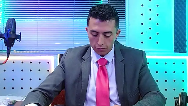 Snapshot of Darko0717 chatting on April 19, 12:48 pm Darko0717 online show from April 19, 12:48 pm