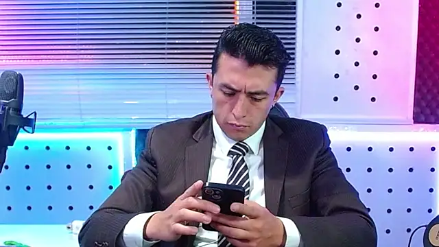 Snapshot of Darko0717 chatting on April 30, 11:05 am Darko0717 online show from April 30, 11:05 am